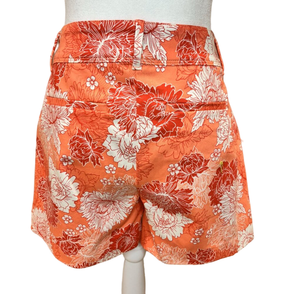 Isaac Mizrahi Tailored Coral Shorts, white & Red floral print, soft feel. size 6 - Picture 9 of 9